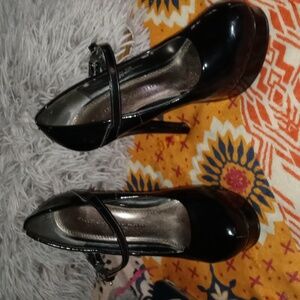 Wicked cute original Chinese Laundry platforms Mary Jane style.